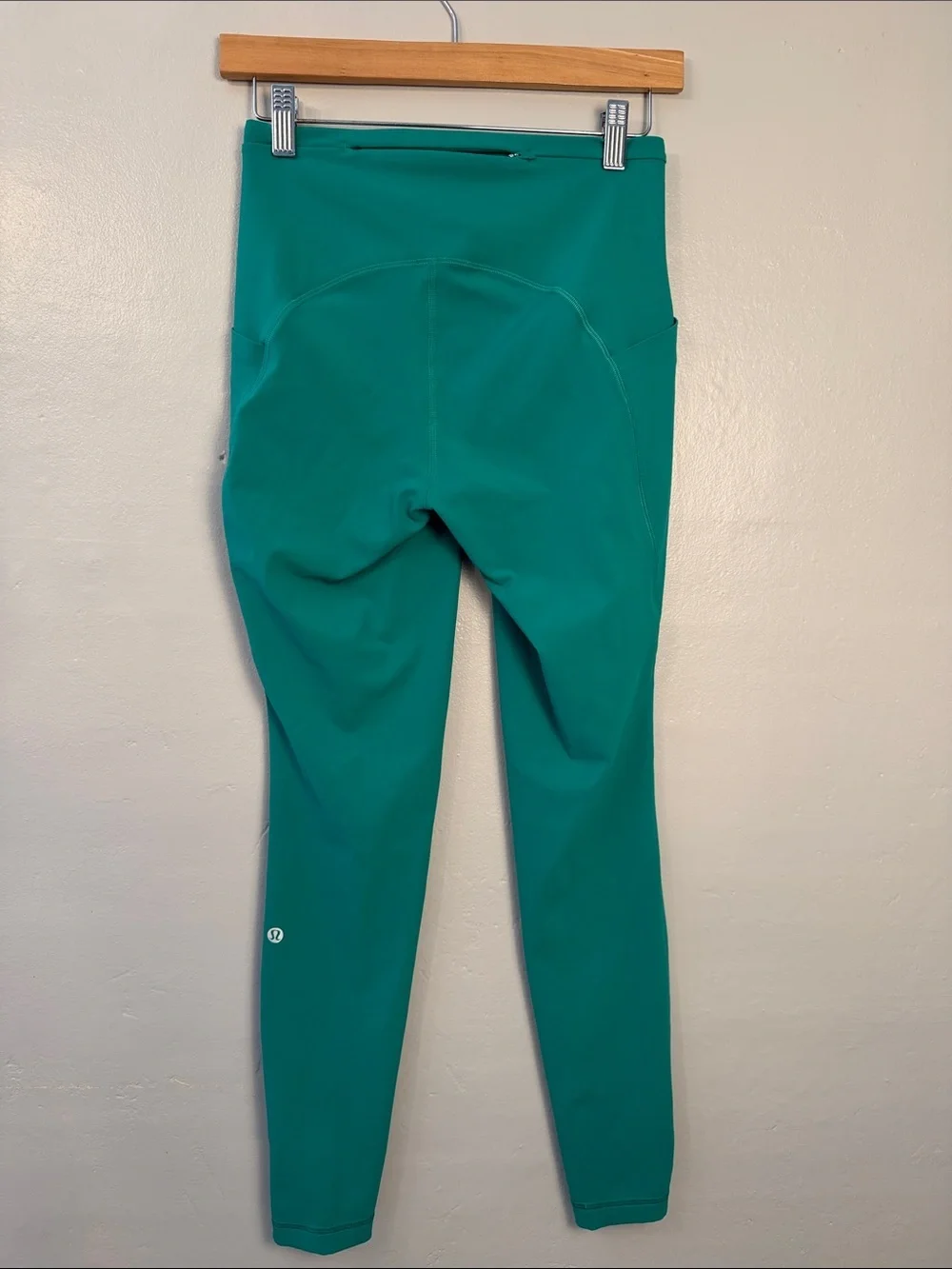 Lululemon athletic High-Waist Teal Active Leggings size 6